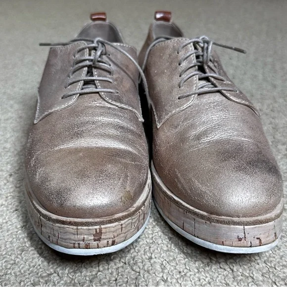 AGL Women's Gold Leather Oxford Shoes Sz 40/9.5 - Picture 4 of 13